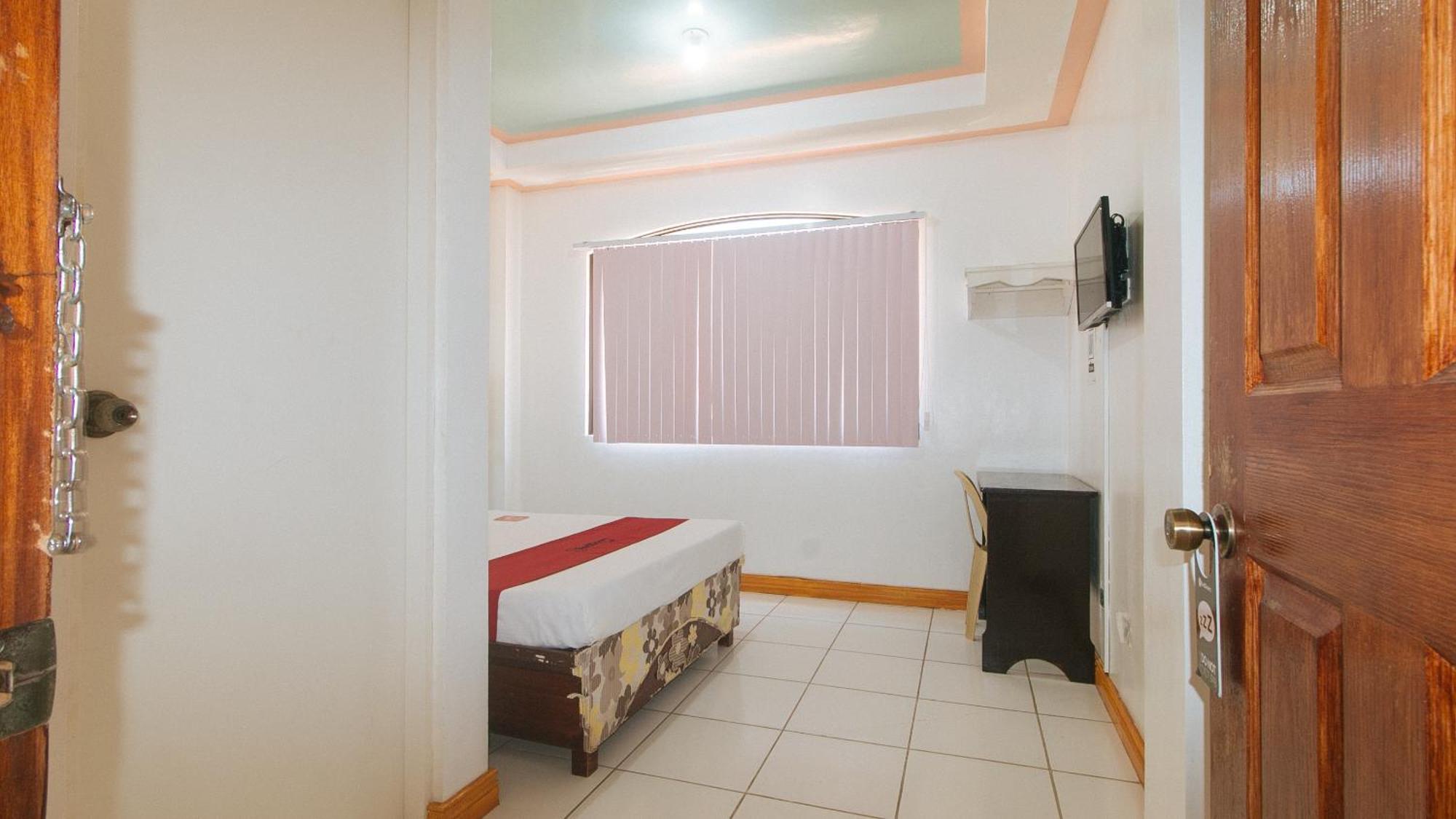 Reddoorz At Coco Grove Tourist Inn Panglao Exterior foto
