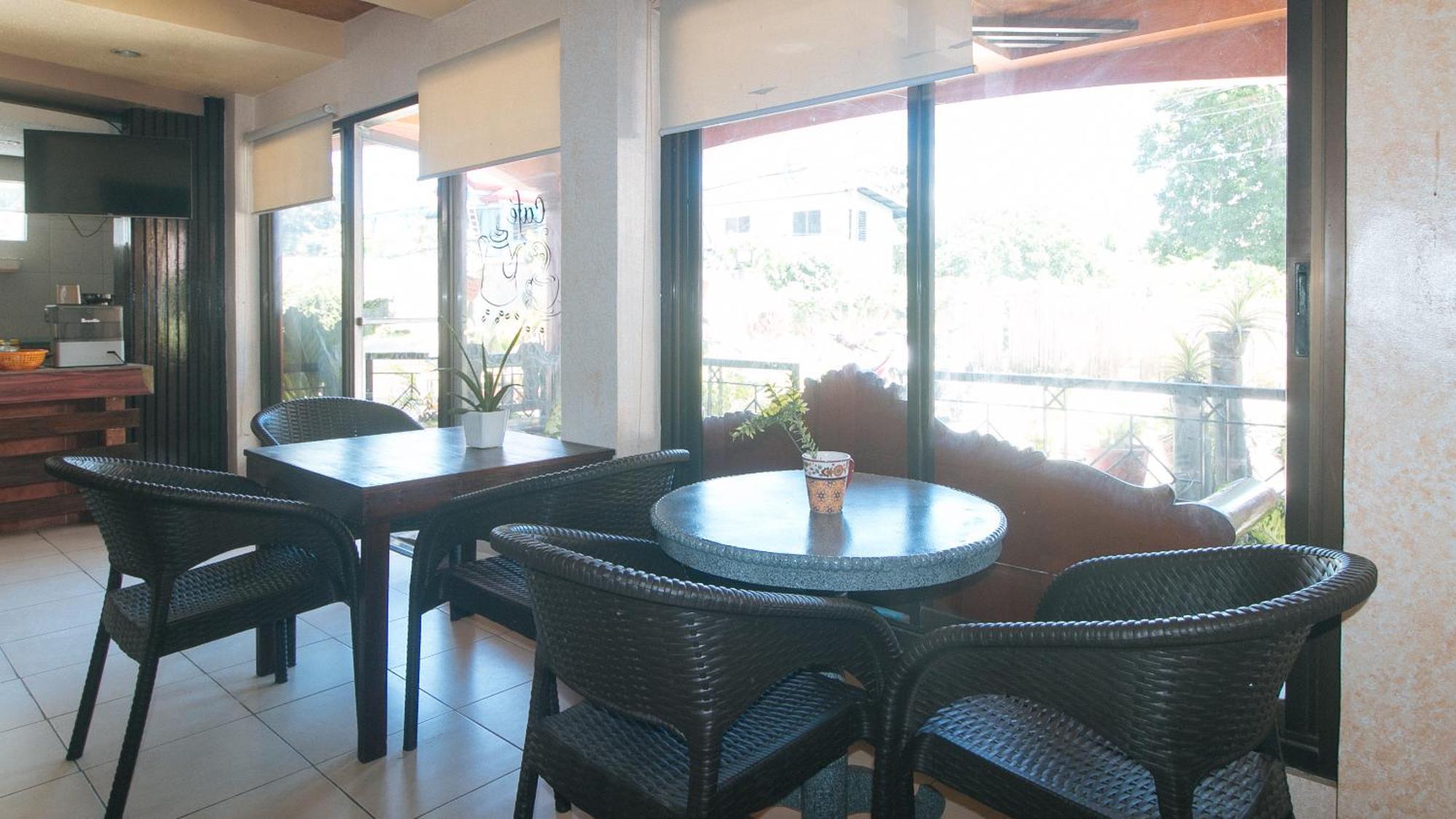 Reddoorz At Coco Grove Tourist Inn Panglao Exterior foto