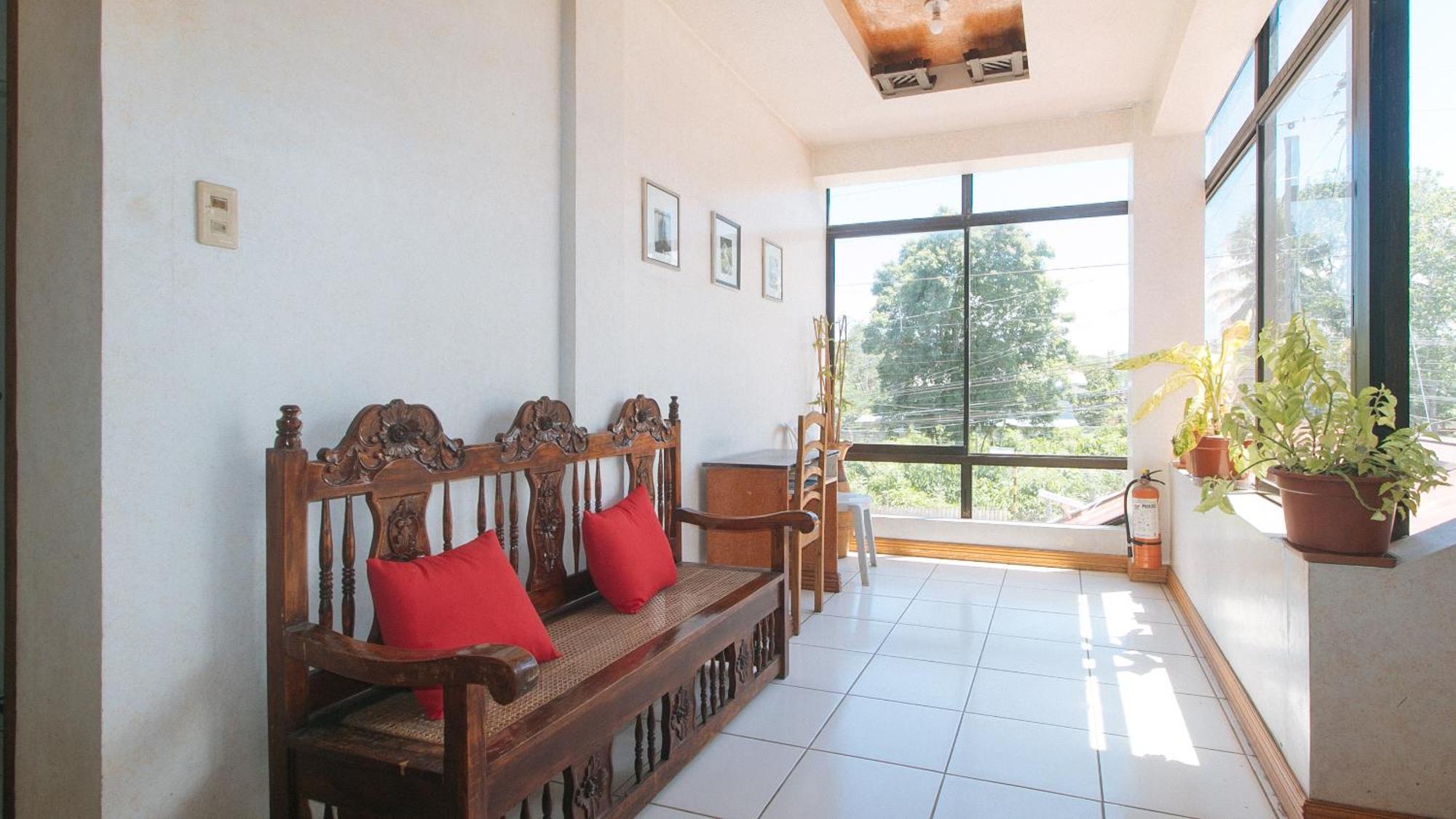 Reddoorz At Coco Grove Tourist Inn Panglao Exterior foto