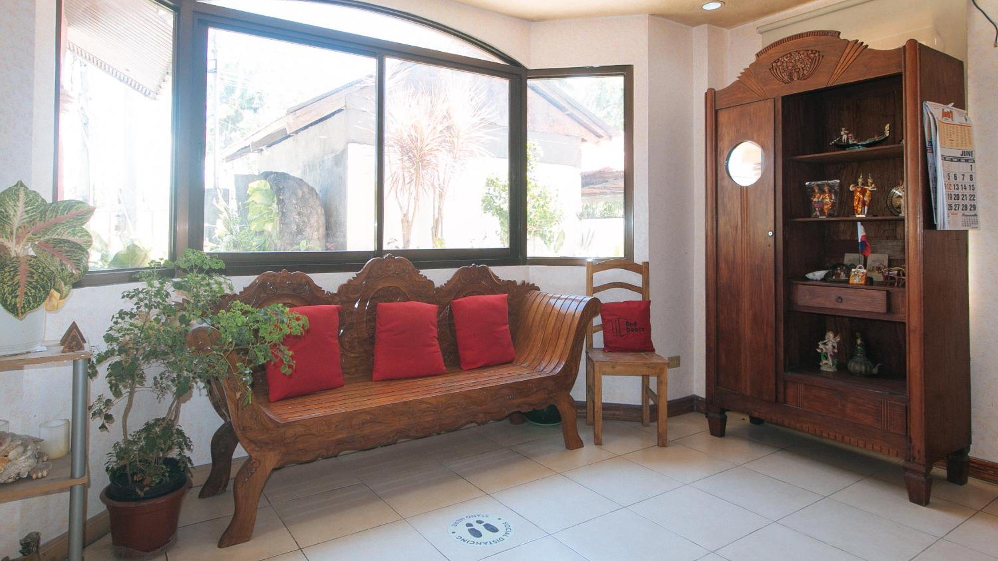 Reddoorz At Coco Grove Tourist Inn Panglao Exterior foto